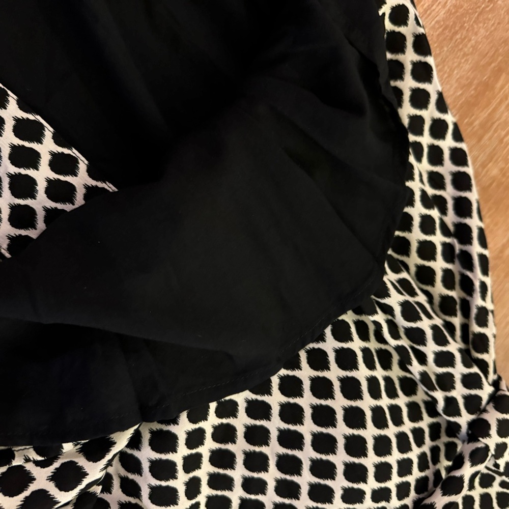 Miou Muse Chic Black and White Patterned Dress - Picture 10 of 11